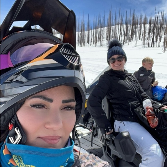 Meet your Posher, Echo - Picture 3 of 5